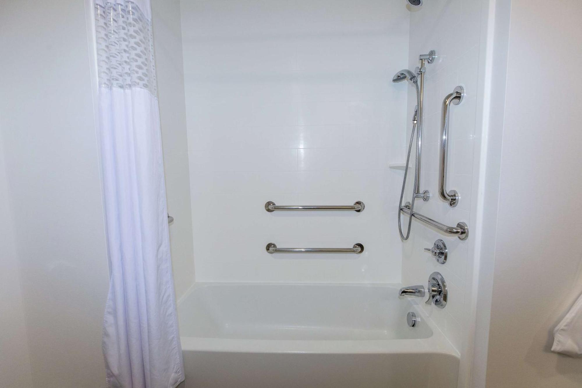Hampton Inn & Suites Syracuse North Airport Area North Syracuse Buitenkant foto